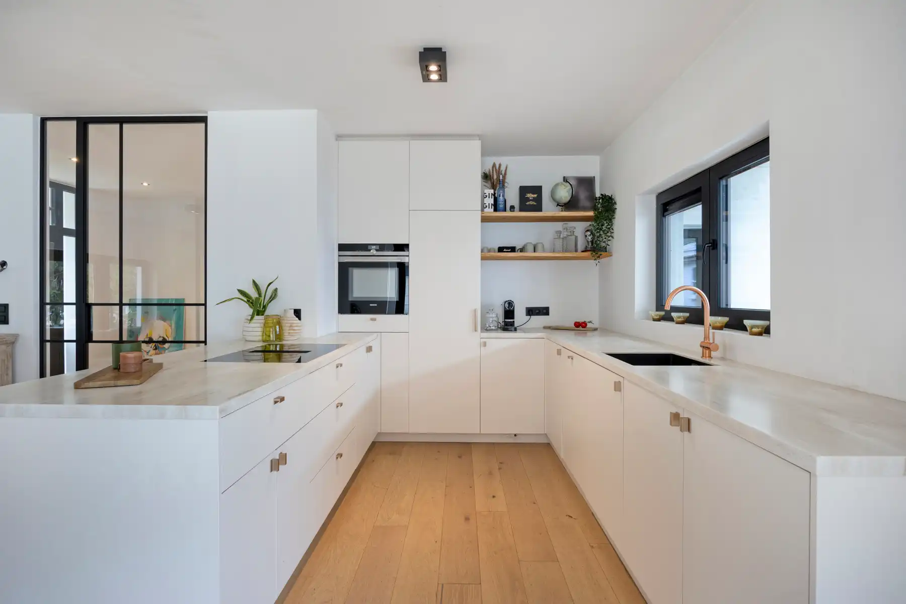Prachtig gerenoveerde open bebouwing met tuin en bijgebouw foto 7