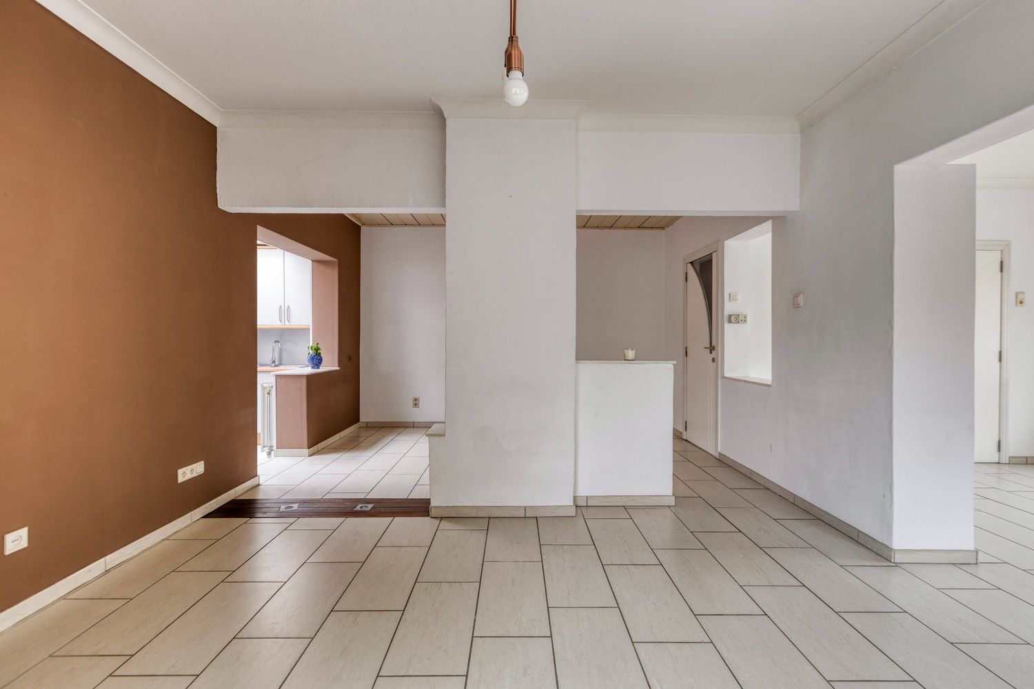 Halfopen gezinswoning met drie slaapkamers (mogelijkheid tot 4), grote tuin en zonnepanelen! foto 8