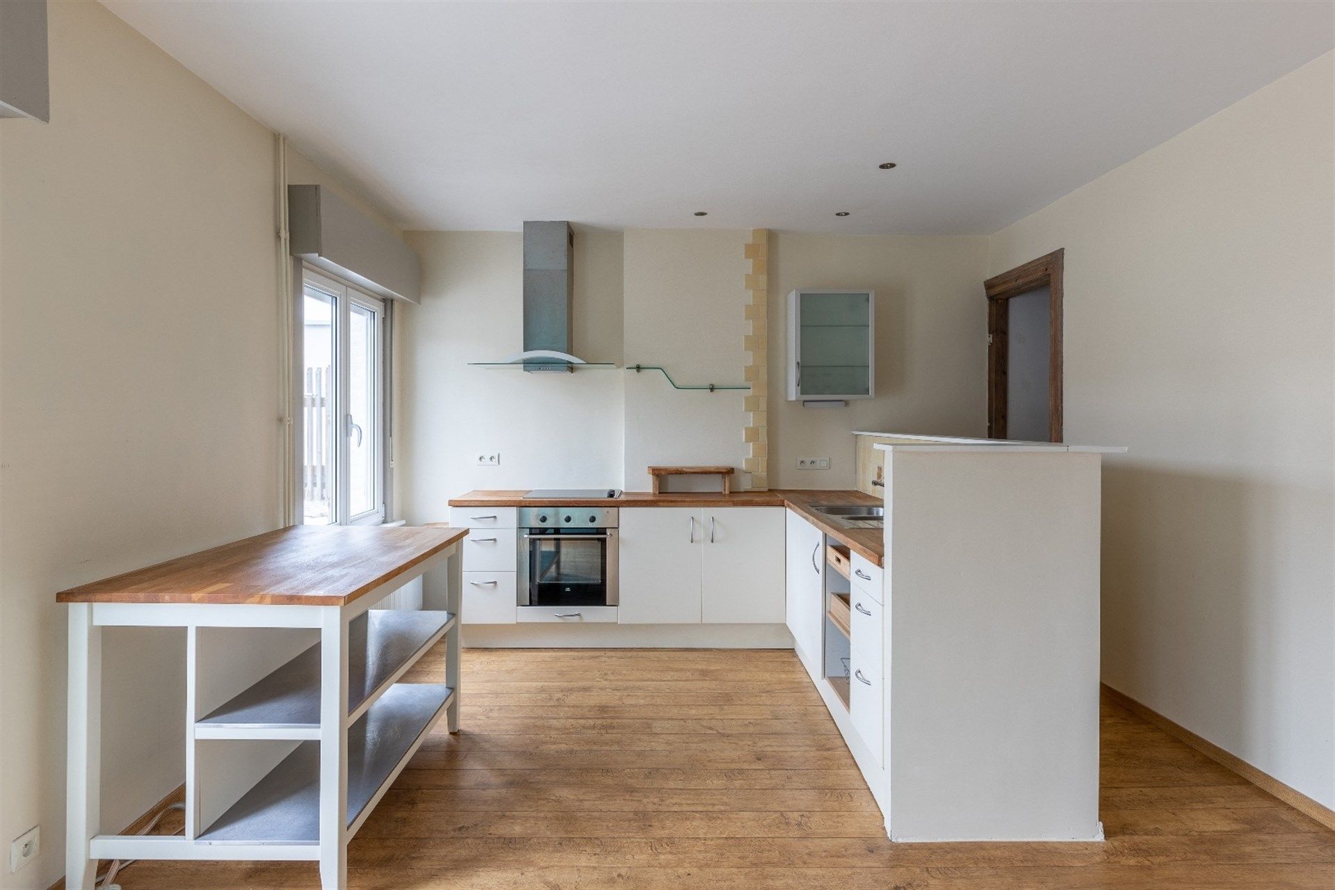 Ruime woning met 3 slaapkamers in het centrum. foto 13