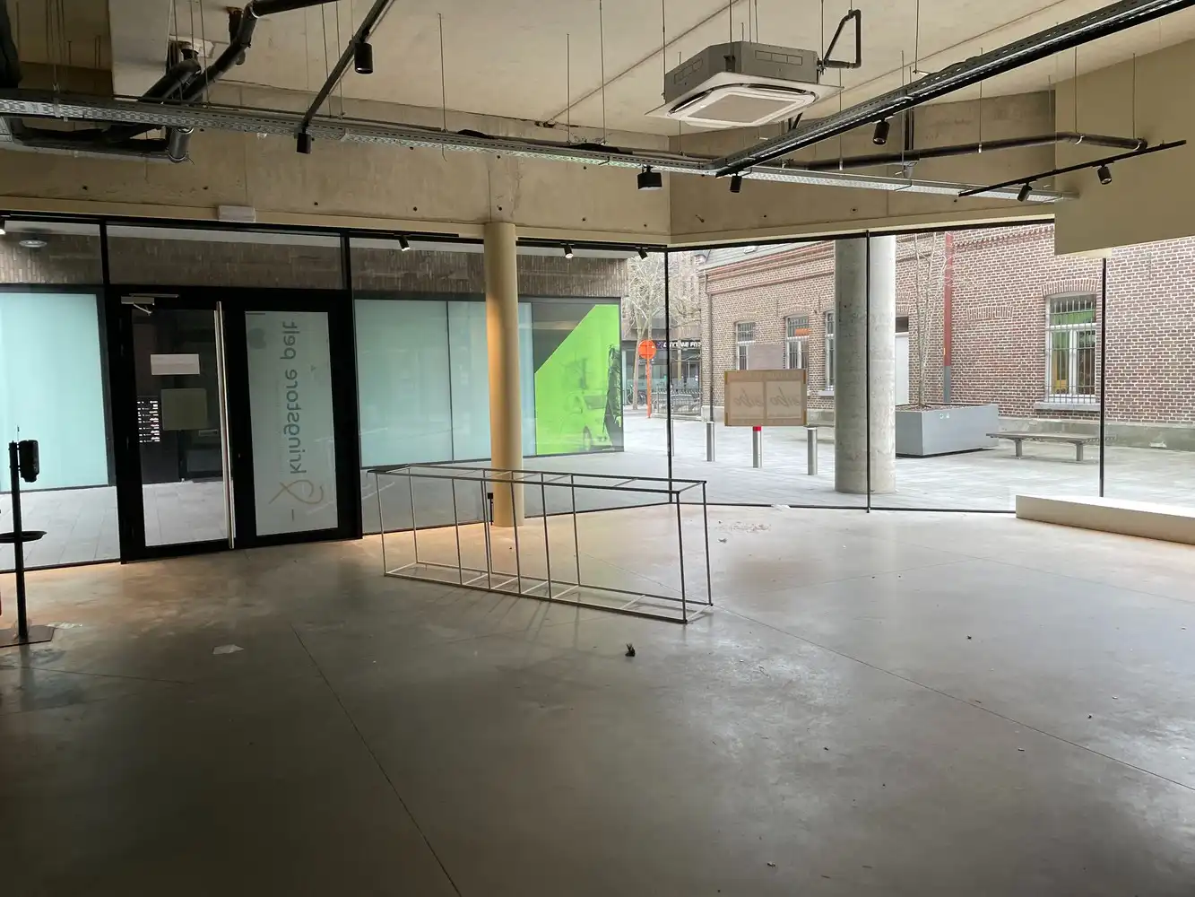 Handelsruimte te huur foto 2