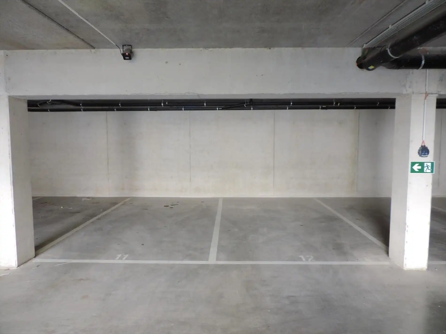 San Siro: ondergrondse autostaanplaats vlakbij station foto {{pictureIndex}}