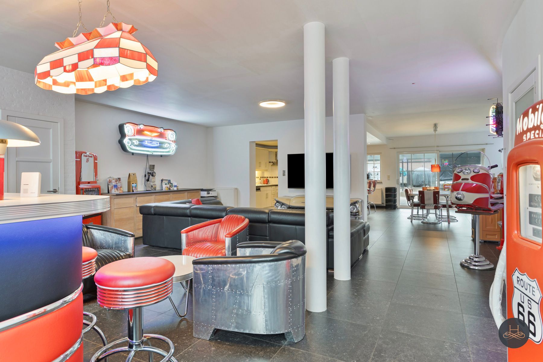 Gerenoveerde woning met grote garage/opslagplaats van +- 90 m2 foto 12