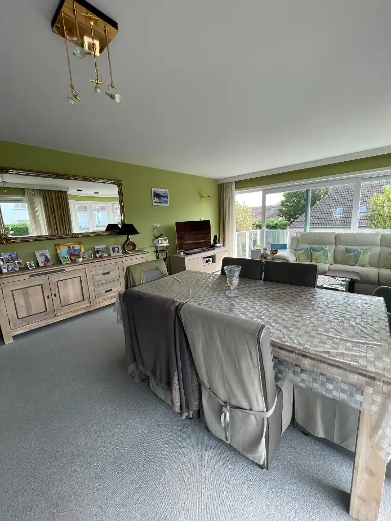 Ruim en rustig  gelegen villa-appartement met 2 slaapkamers en 3 terrassen - een unieke kans! foto 6