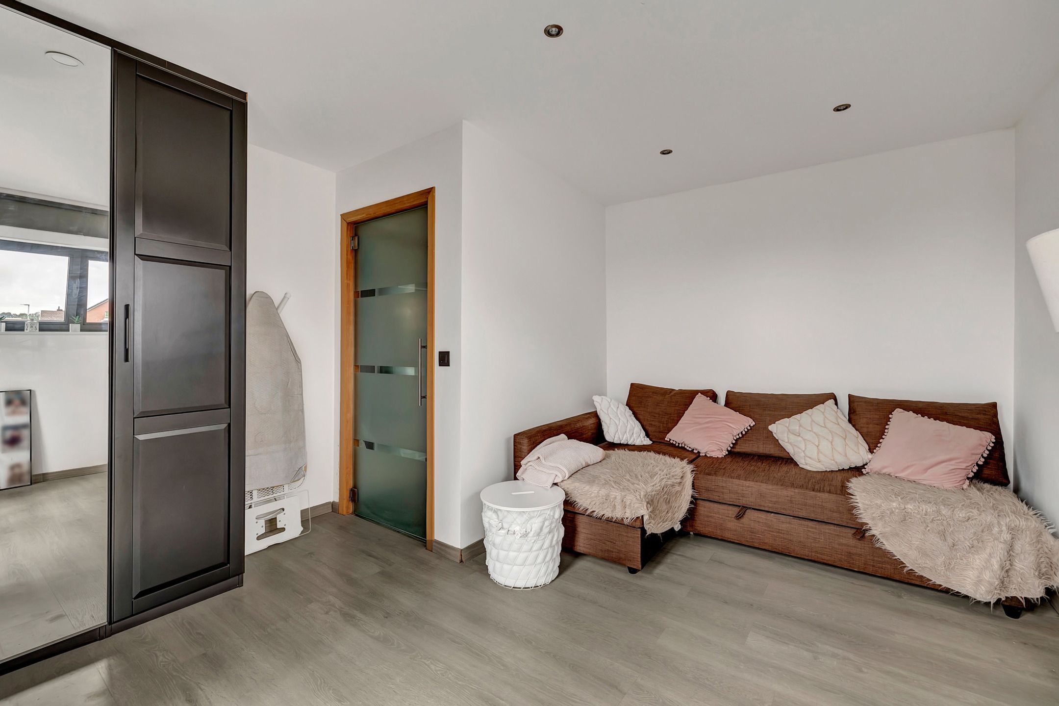 Instapklare villa met 6 slpk en uitstekende mobiliteitsscore foto 24