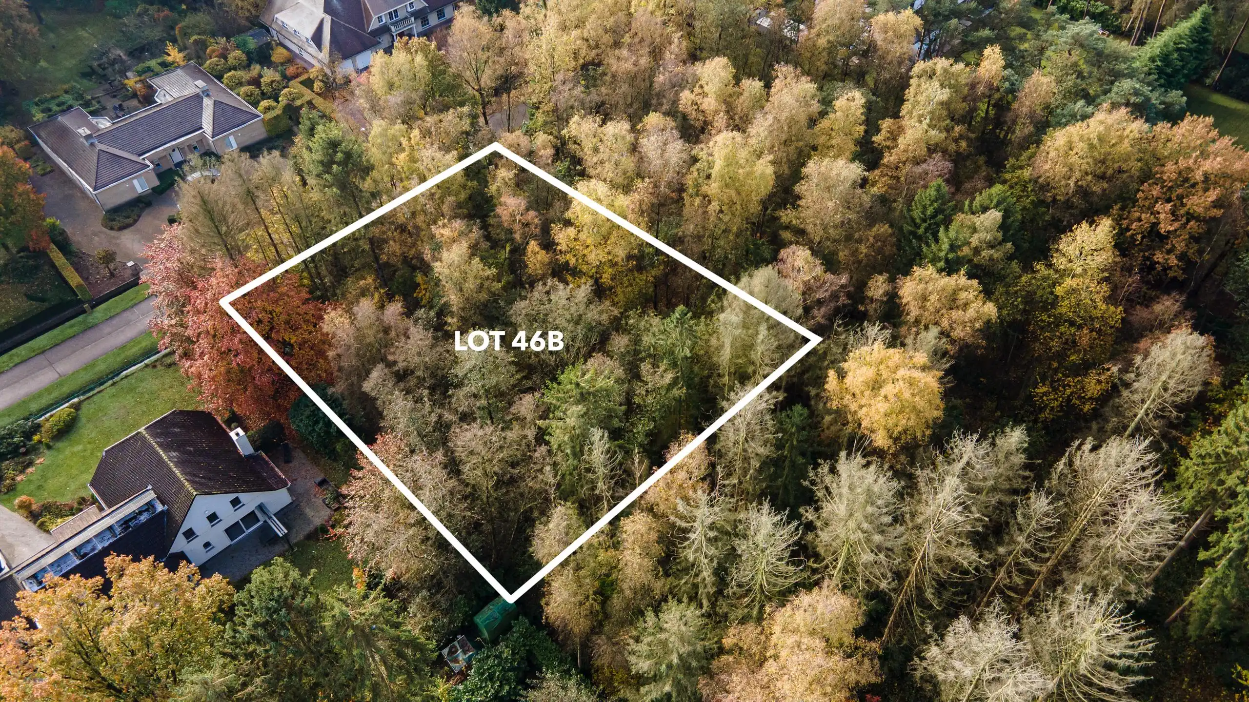 Rustig gelegen villaperceel van 1.736m² foto 5