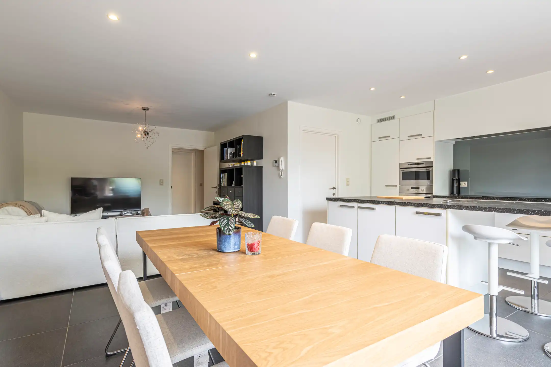 Appartement met 3 ruime slaapkamers en groot terras! foto 6