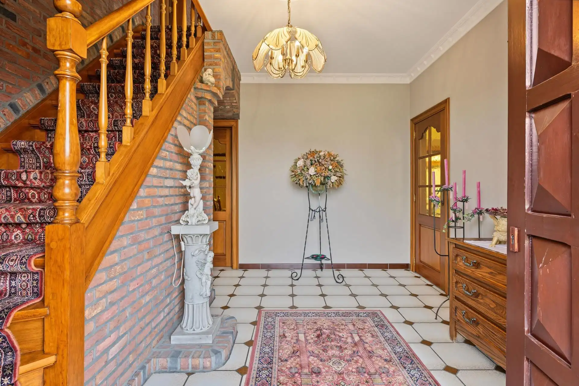 Ruim opgezette, landelijke woning mooie tuin op een perceel van ca. 3.028m² foto 10