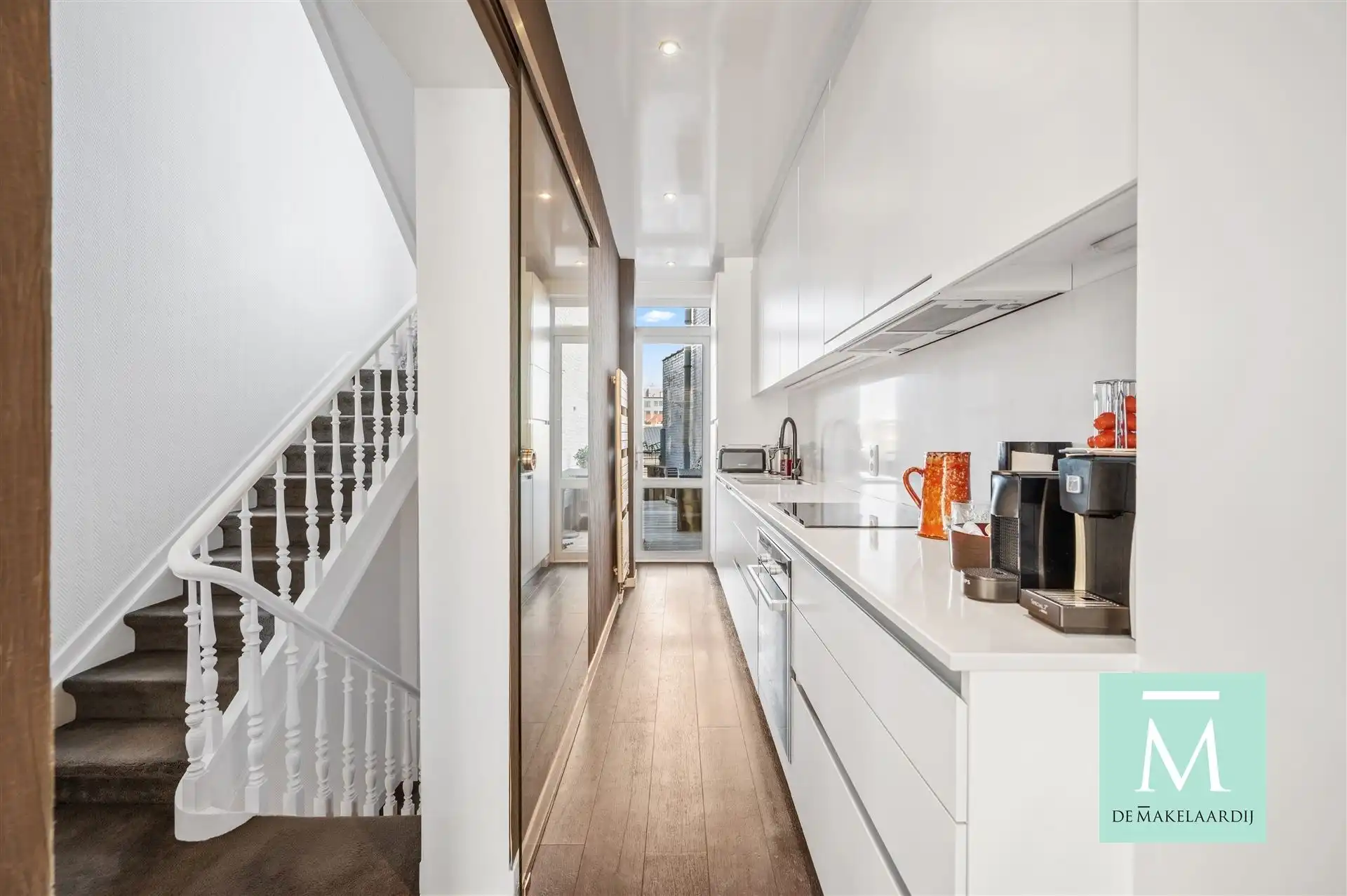 Prachtige handelswoning met overdekte garage nabij de vaart te Mechelen foto 14