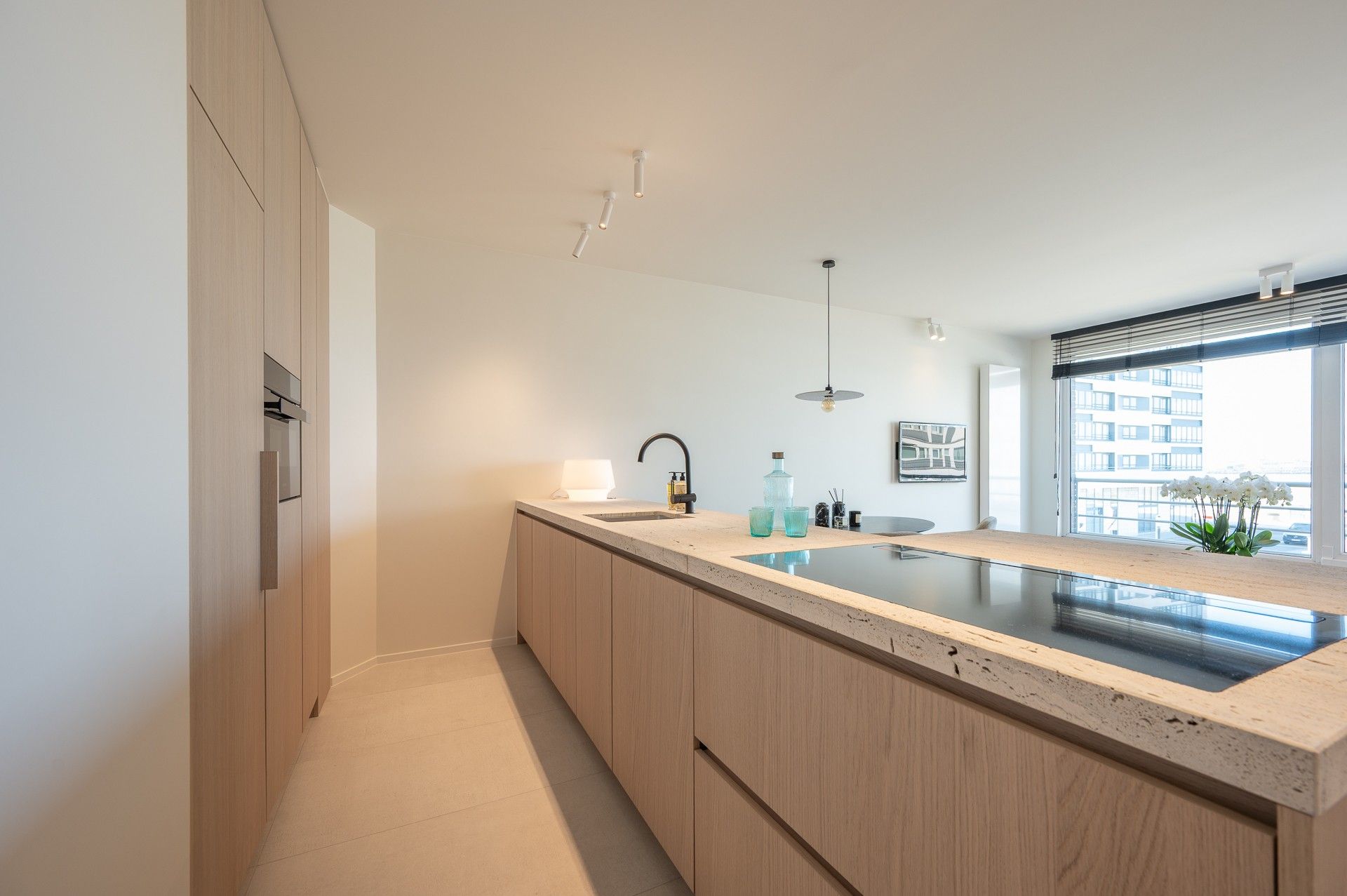 Luxueus gerenoveerd appartement met frontaal zeezicht in Heist foto 7