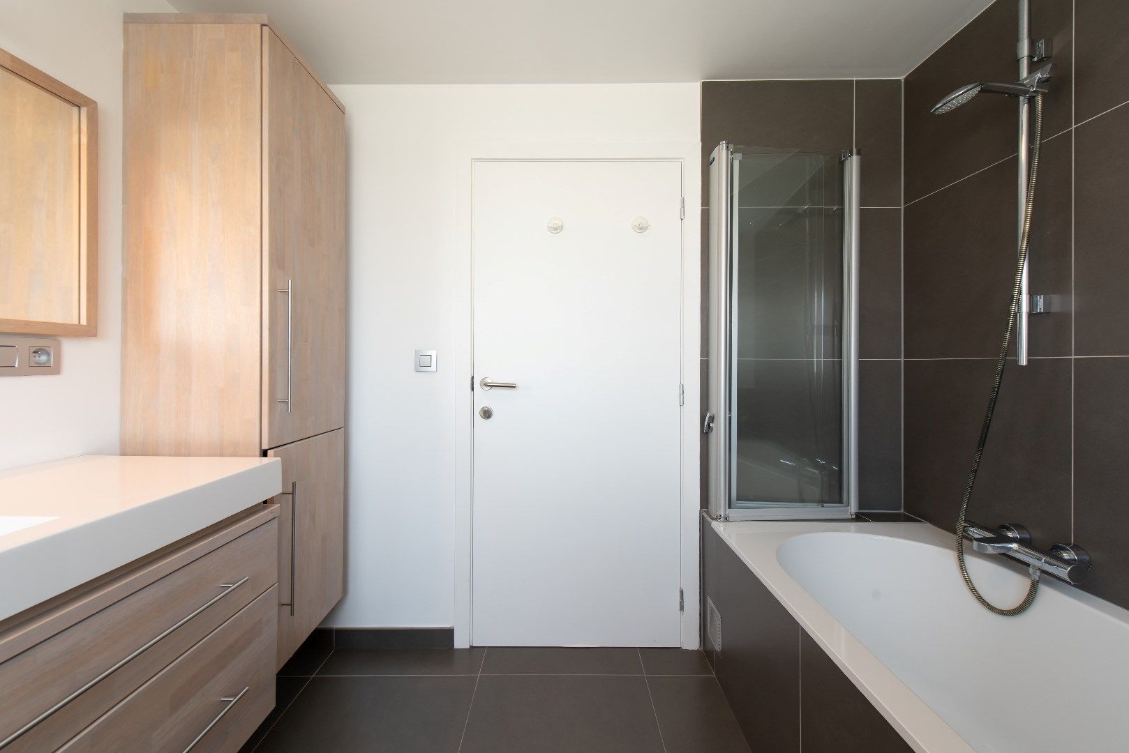 Gerenoveerde villa met 5 slpk's foto 14