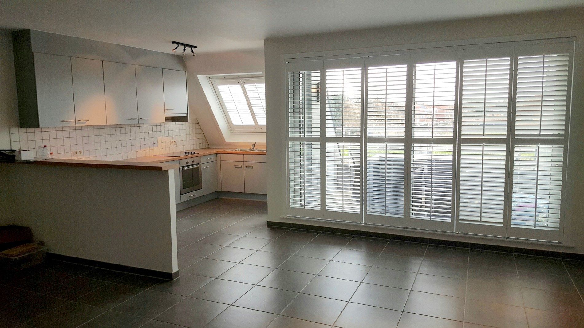 Brugge: ruim dakappartement met  2 slpk en staanplaats foto 2