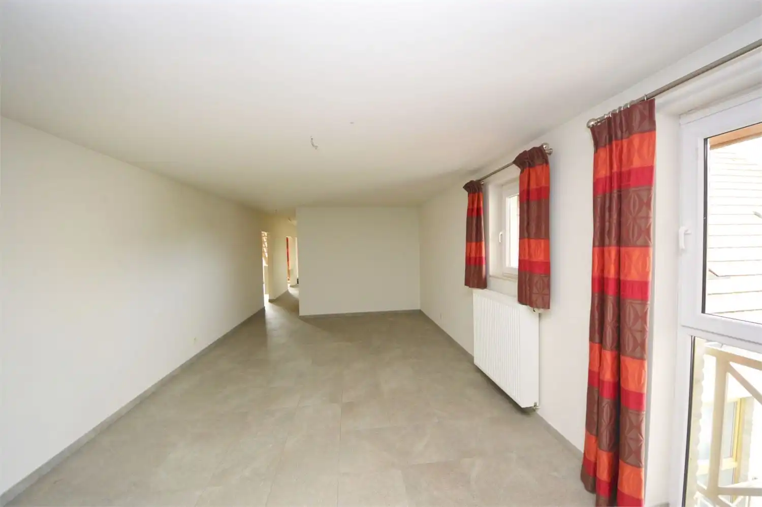 RUIM DUPLEX APP.MET TERRAS + VERPLICHT AAN TE KOPEN ONDERGRONDSE GARAGEBOX foto 6