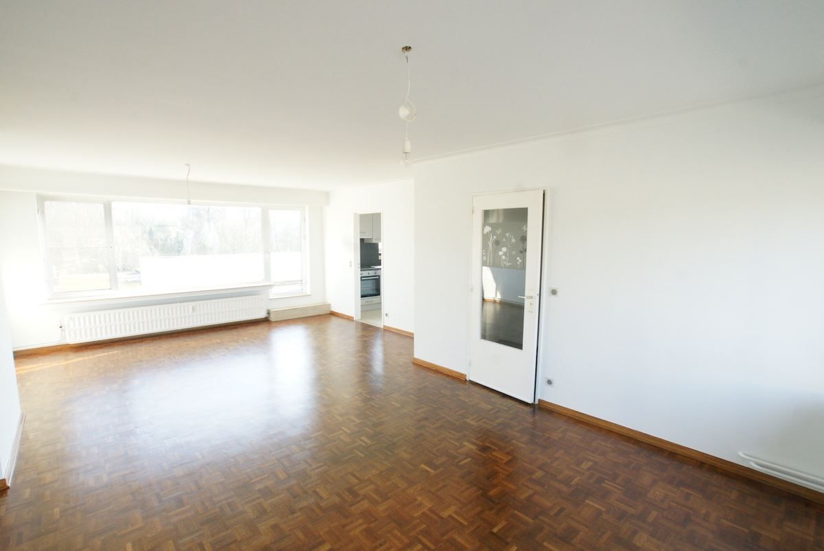 Ruim dakappartement met terras foto 14