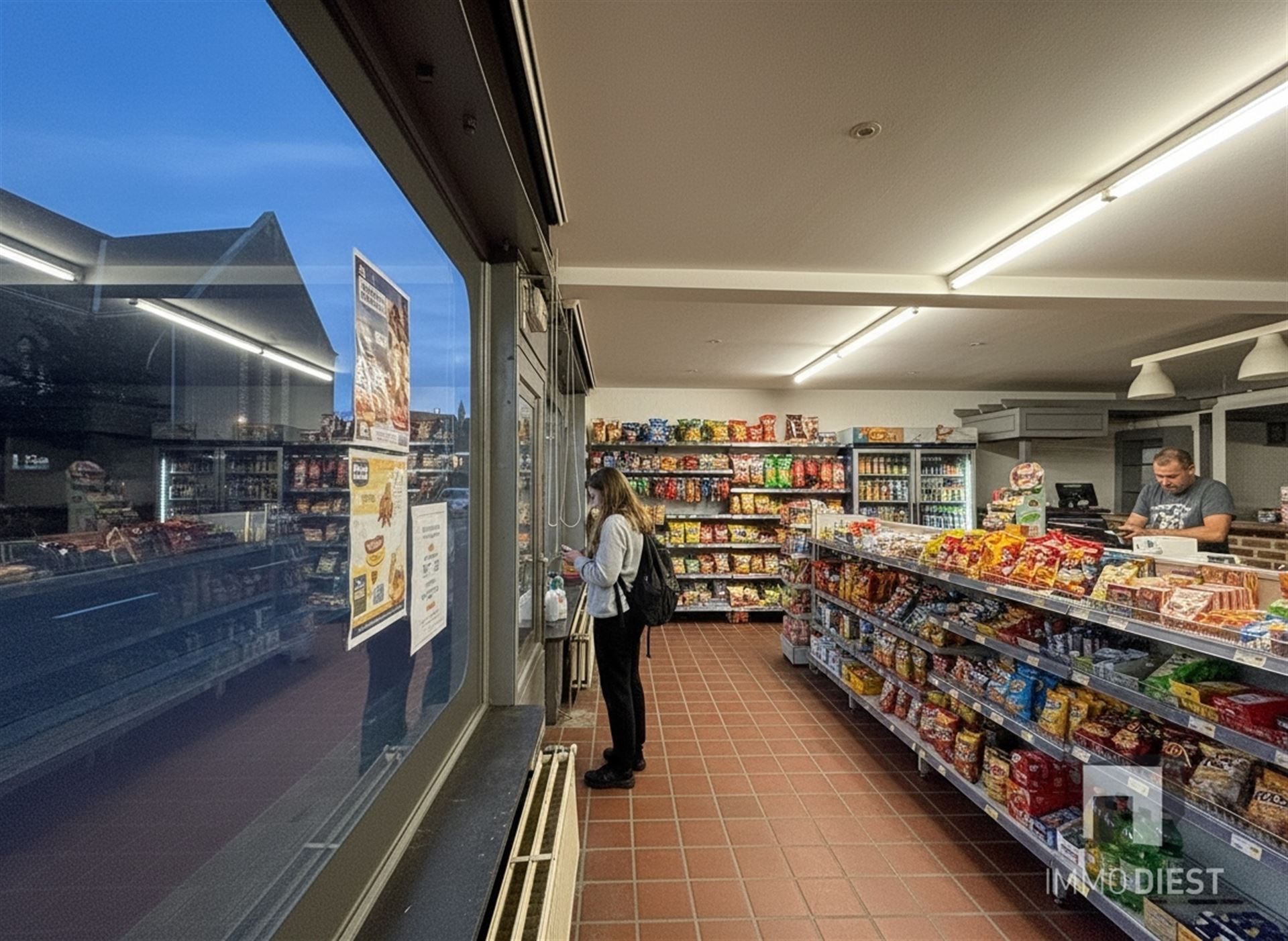 Handelshuis in het centrum van Ham op 5,83are foto 17