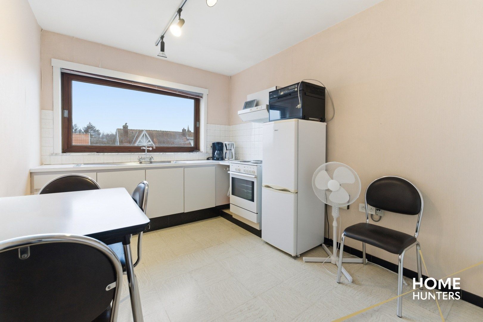 Lichtrijk 2-slaapkamerappartement op gunstige ligging te Ieper foto 10