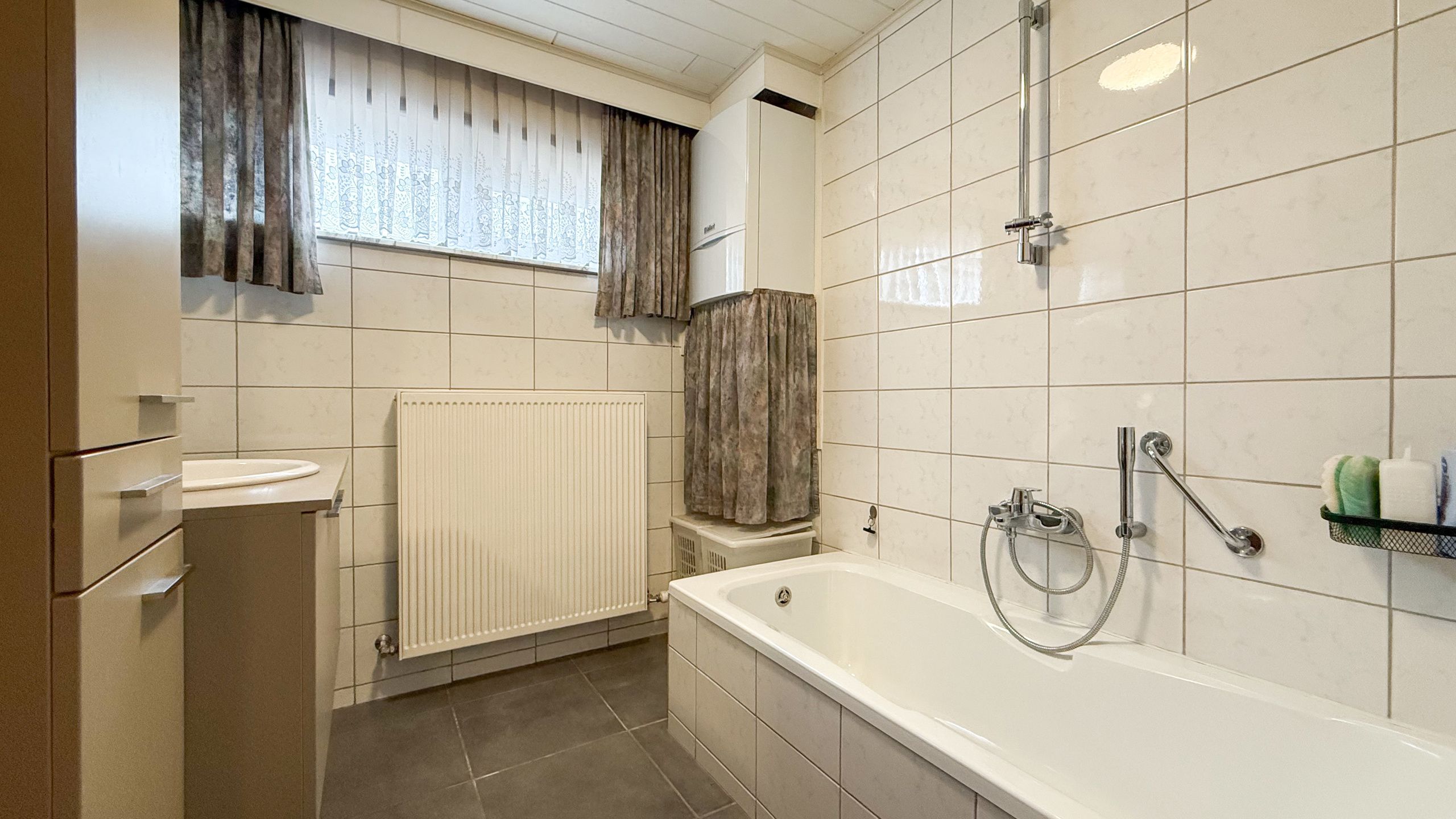 Instapklare woning met 4 slpk in Heusden-Zolder! foto 14