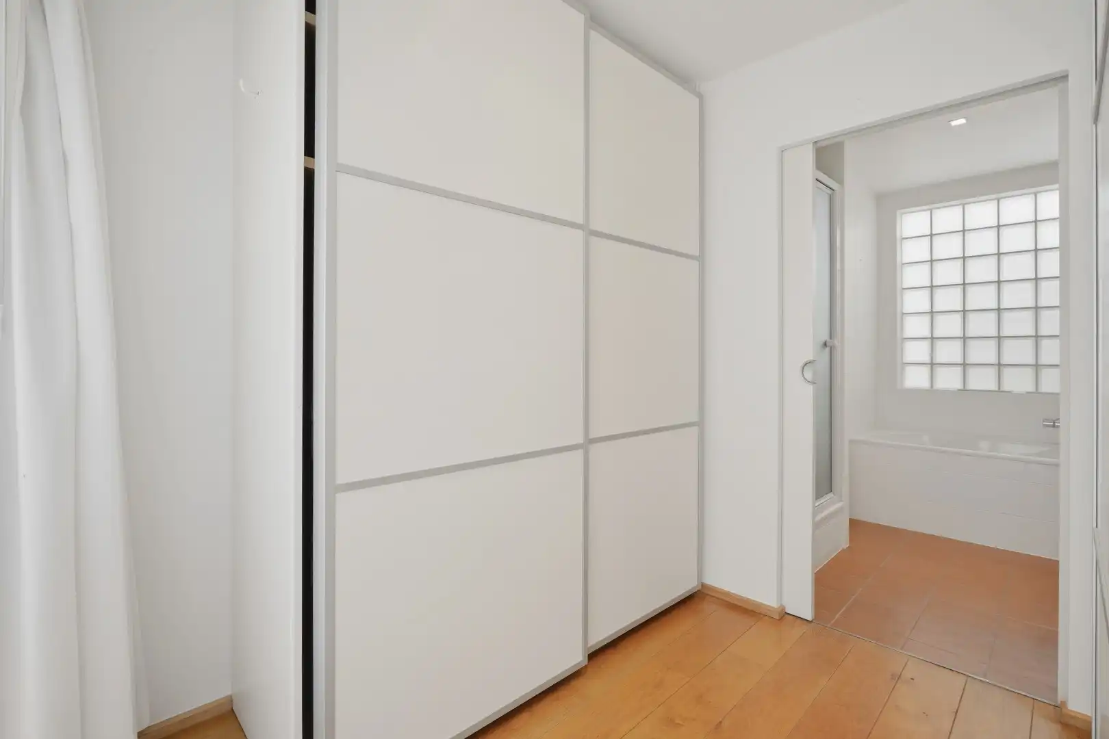 Multifunctionele woning met handelsruimte in hartje Veurne. foto 16