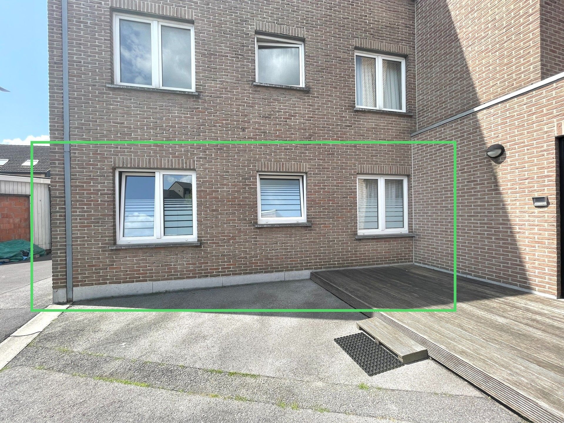 GELIJKVLOERS APPARTEMENT MET 2 SLPKS & GARAGE foto 19