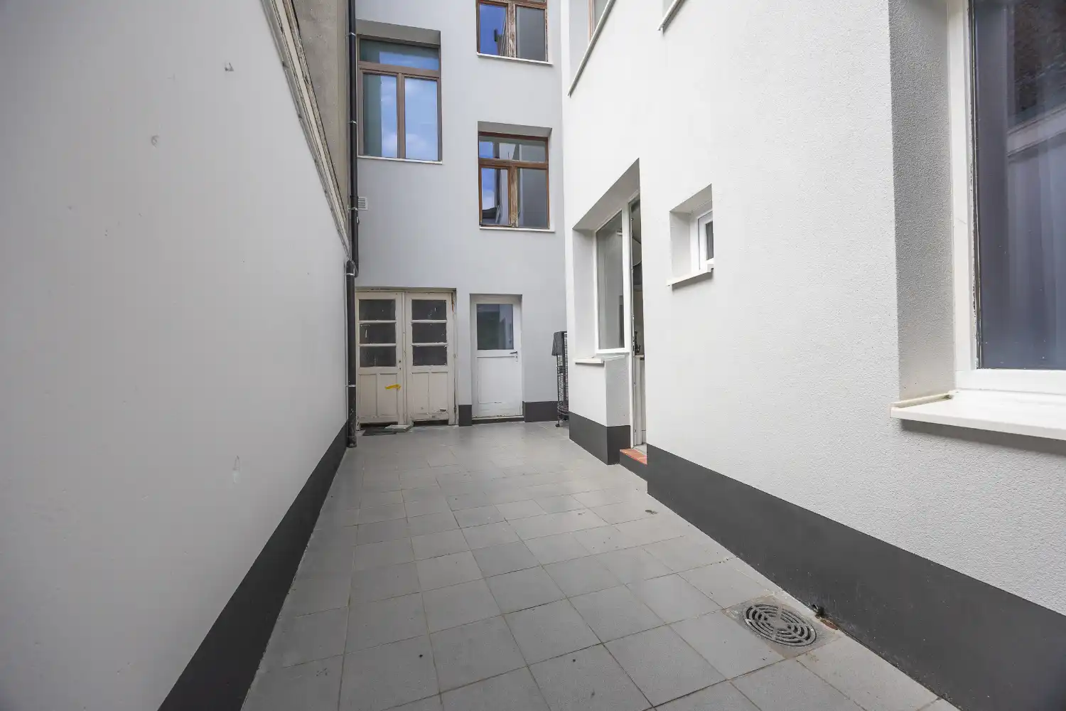 Gerenoveerd 2-slaapkamer appartement. foto 11