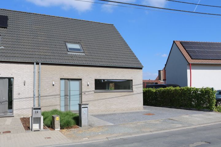Toffe instapklare woning met 3 slaapkamers en carport foto 27