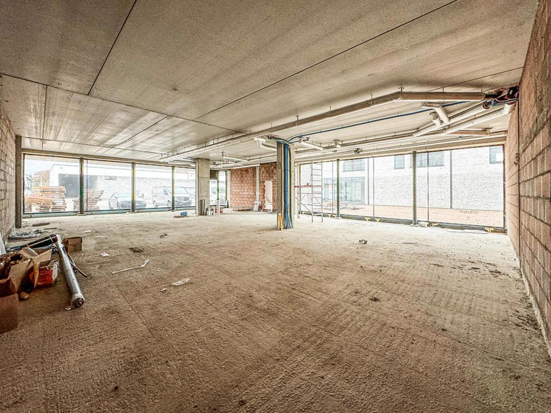 Kantoor of handelsgelijkvloers (250m²) in het centrum van Ham foto 3