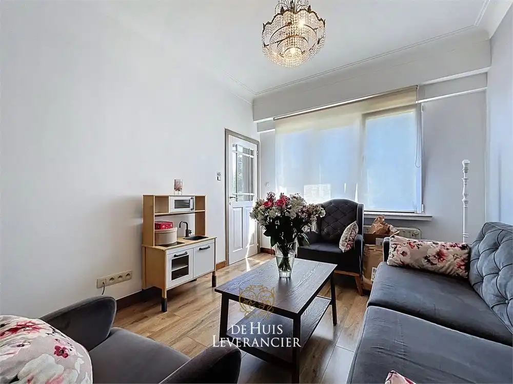 Prachtige, gerenoveerde woning met tuin en garage op toplocatie te koop in Mortsel! foto 18