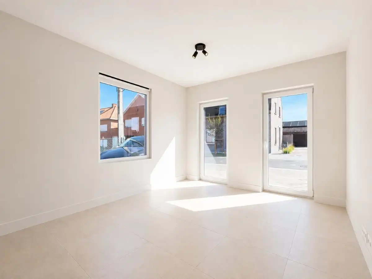 Zonnebeke – Exclusief gerenoveerde woning met landelijk uitzicht foto 5