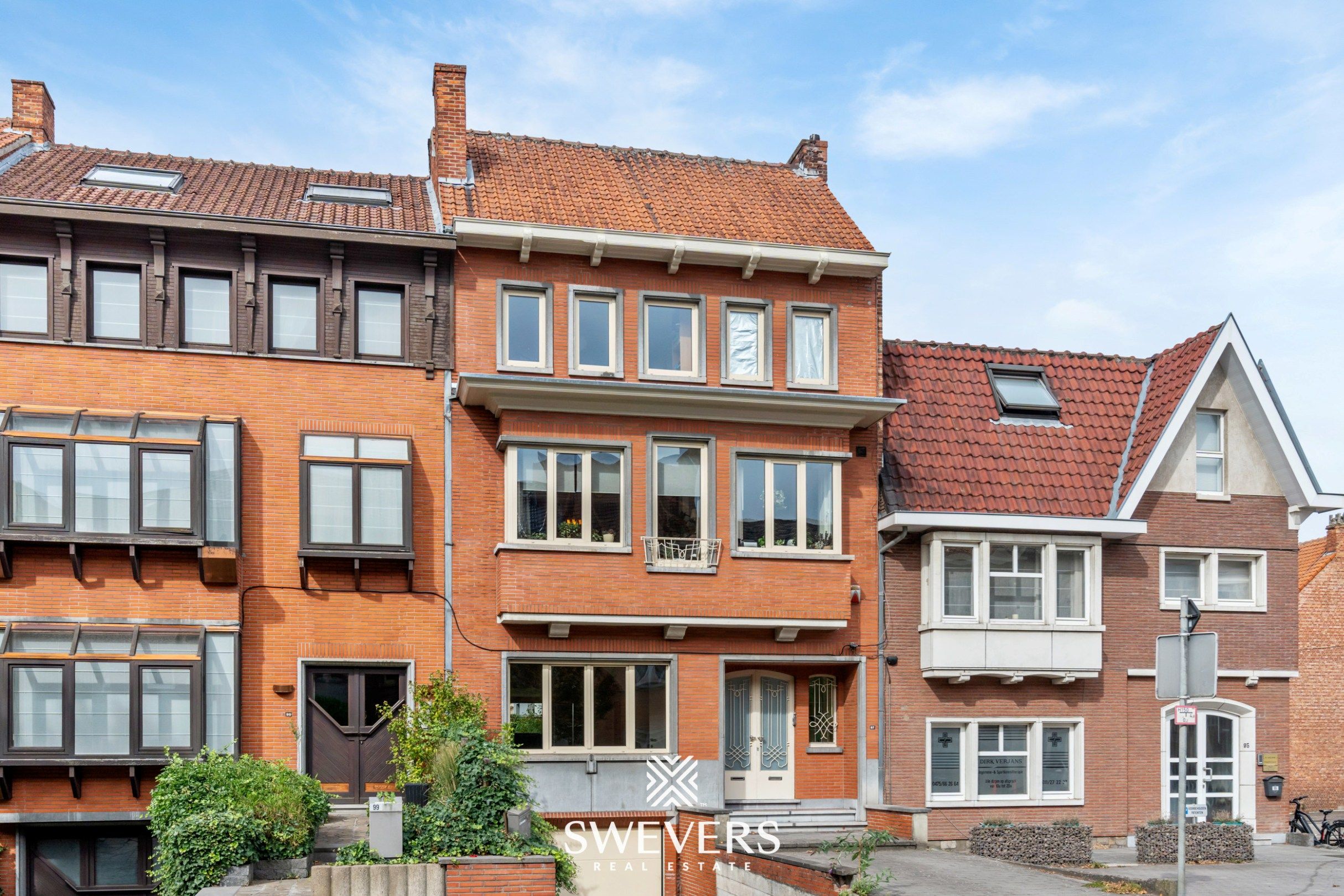 Stijlvol herenhuis met kantoorruimte en 3 slaapkamers in hartje Hasselt foto 34