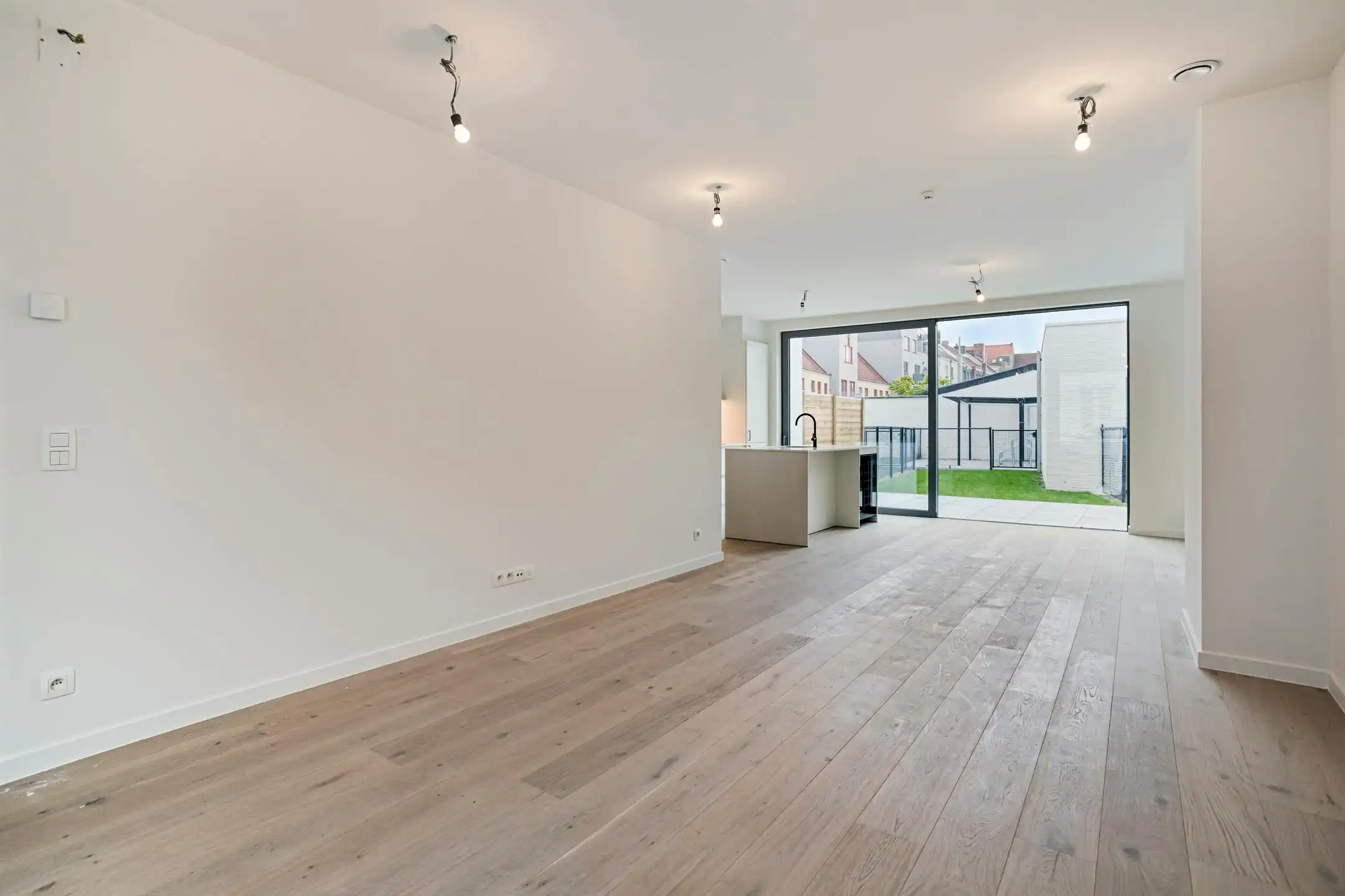 Stijlvol huis te centrum Brugge met 3 slaapkamers en garage foto 4