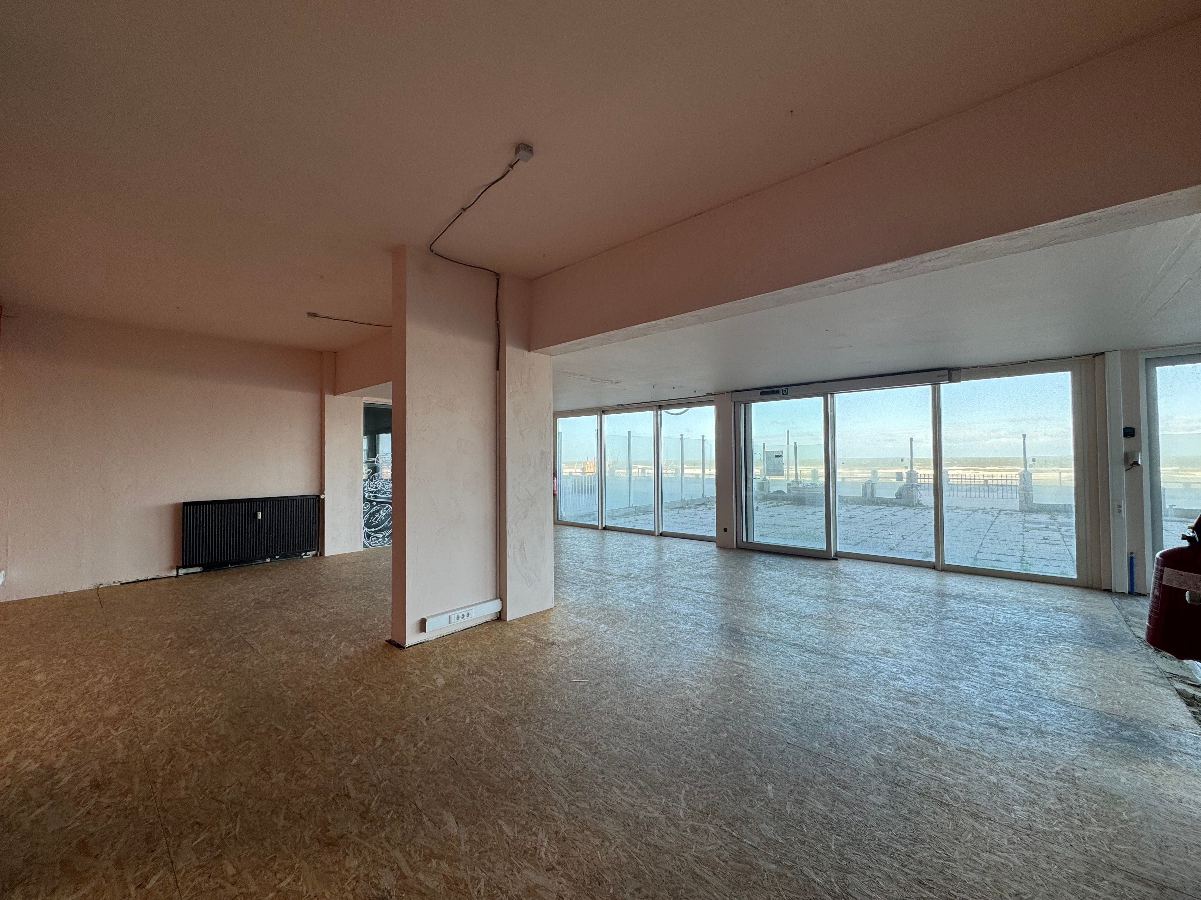 Handelsgelijkvloers 150m² Zeedijk foto 6