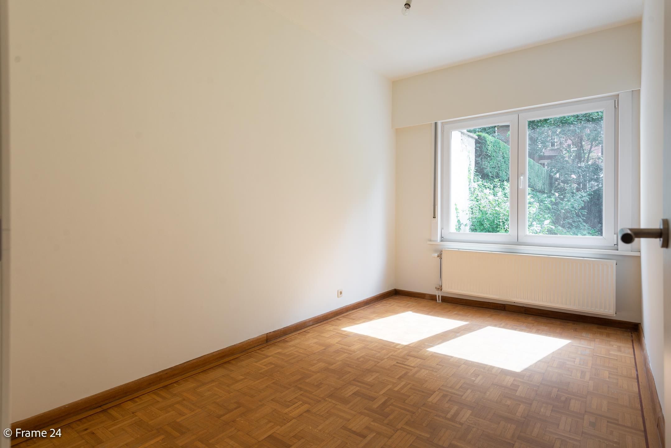 Volledig gerenoveerd gelijkvloers appartement op toplocatie. foto 14