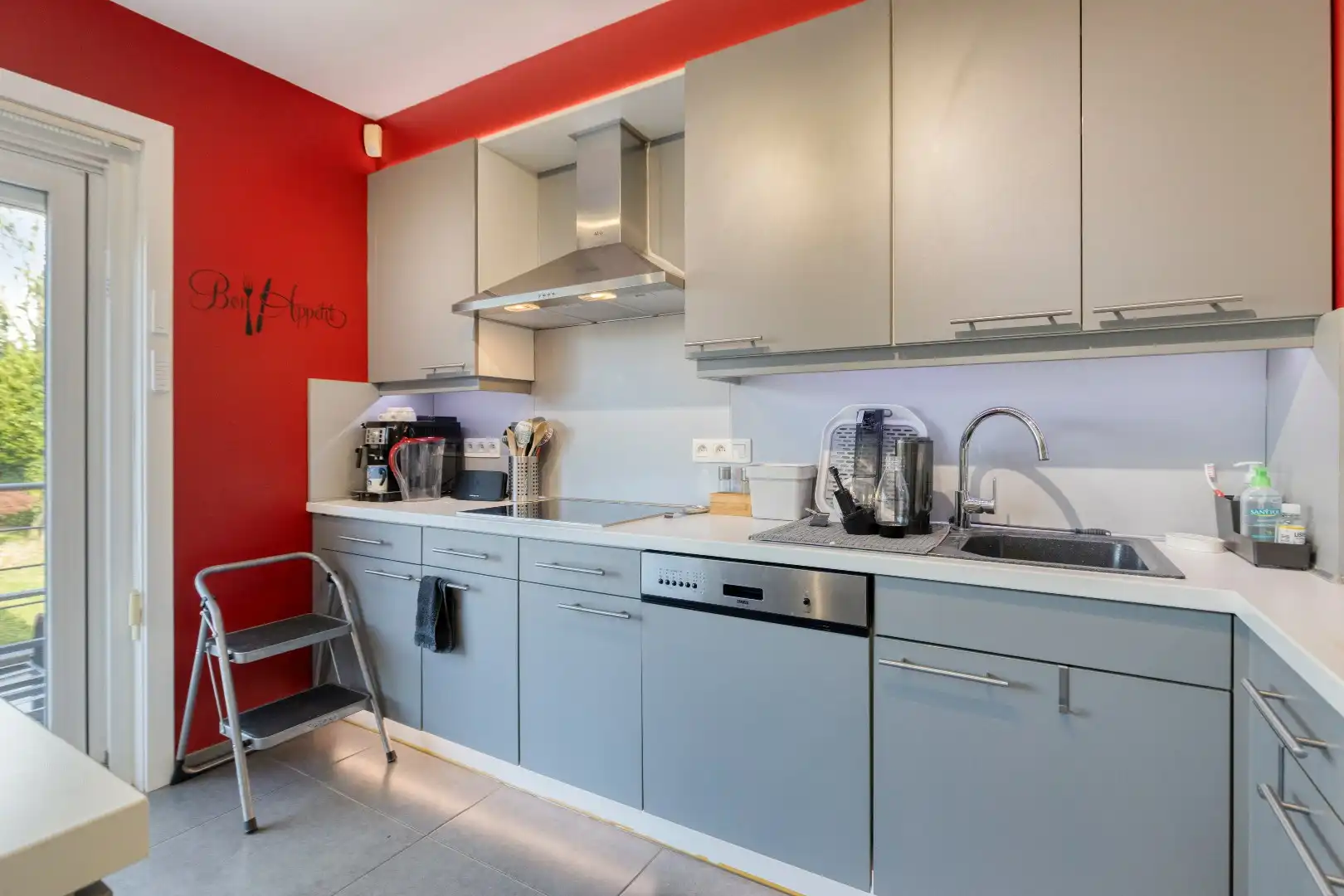 Instapklare woning (EPC:B) met 4 slpk, tuin en garage foto 8