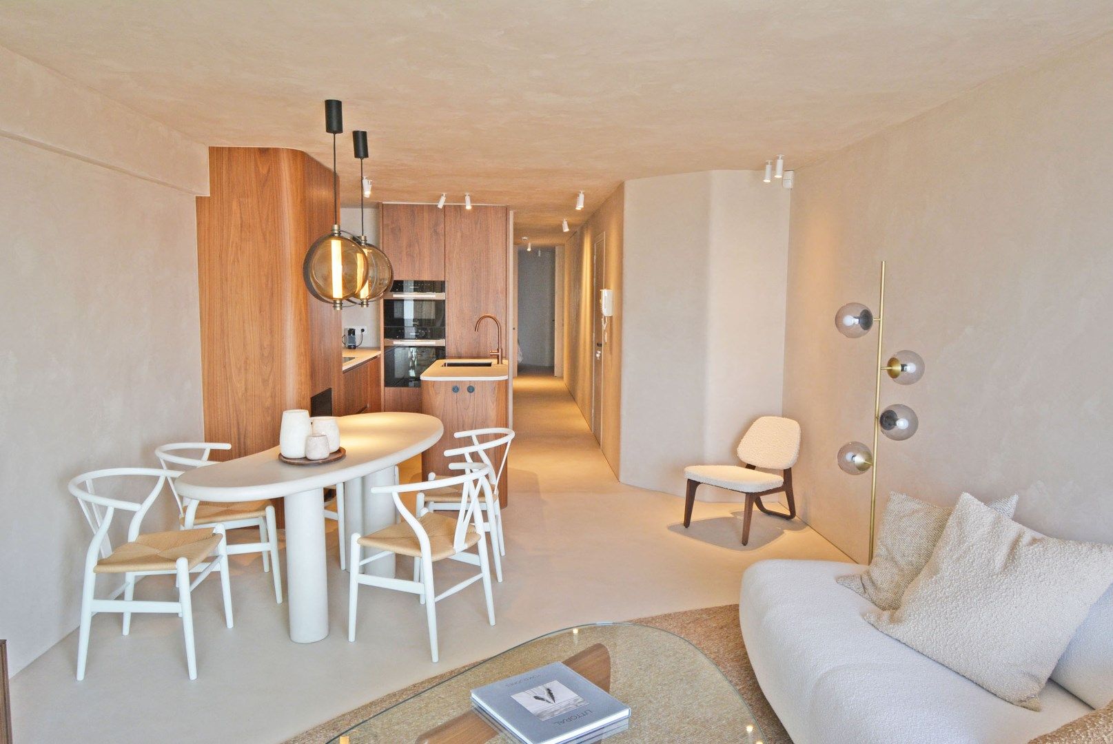 Trendy gerenoveerd appartement op Albertstrand met luxueuze afwerking en frontaal zeezicht foto 1