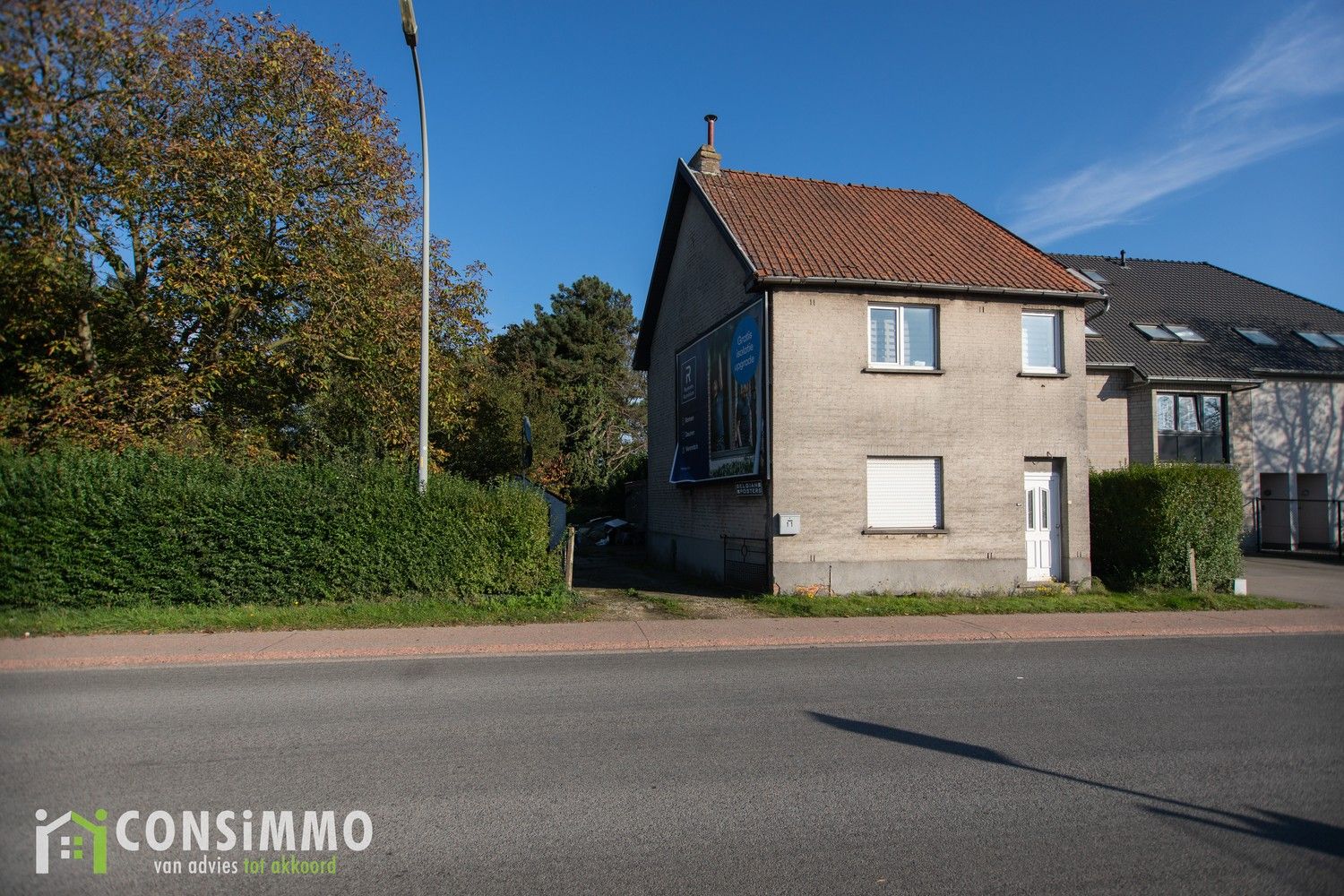 Projectgrond voor 2 halfopen woningen of 4 appartementen in Genk! foto {{pictureIndex}}