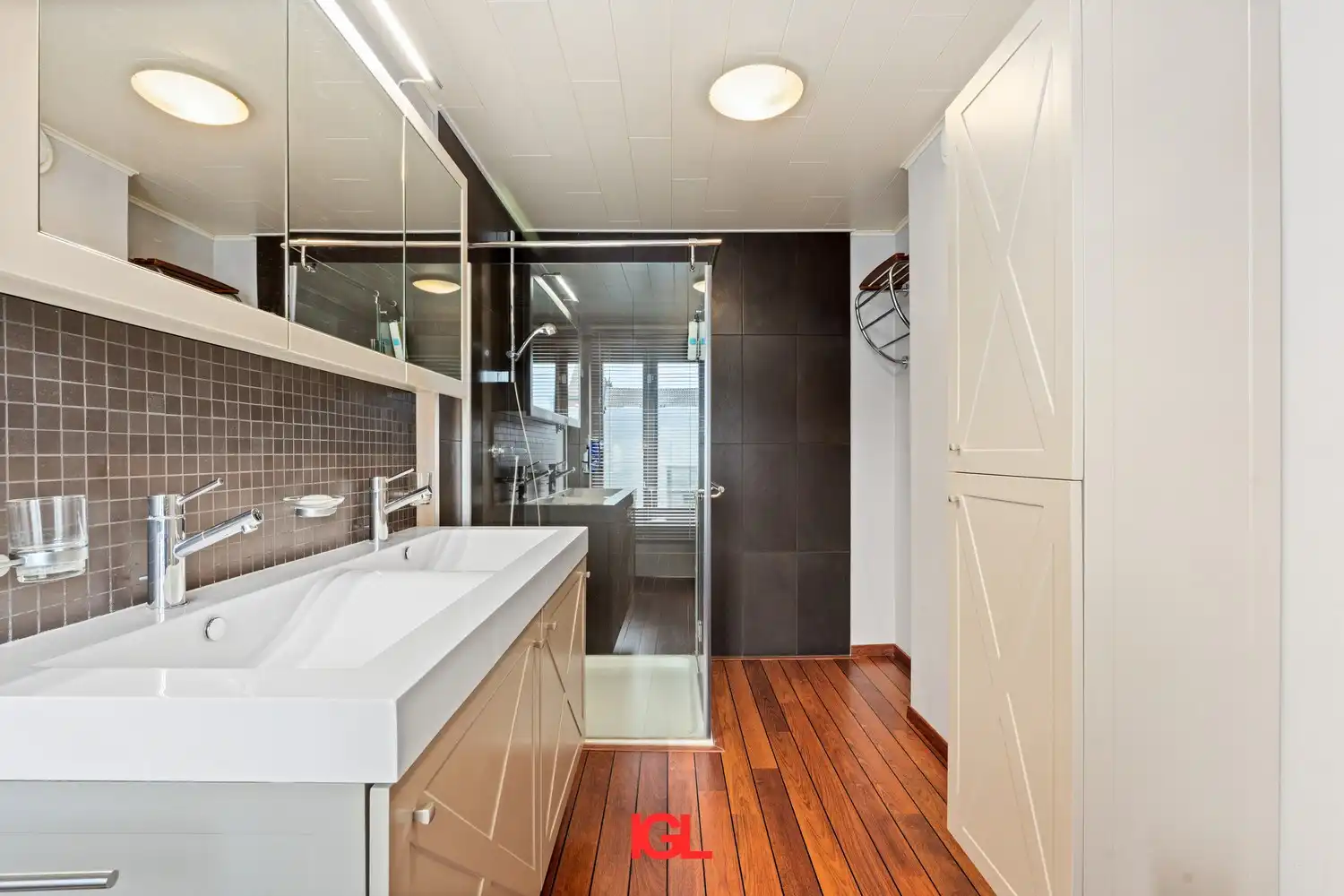 Charmante en instapklare 3‑gevelwoning met grote tuin in Beersel foto 16