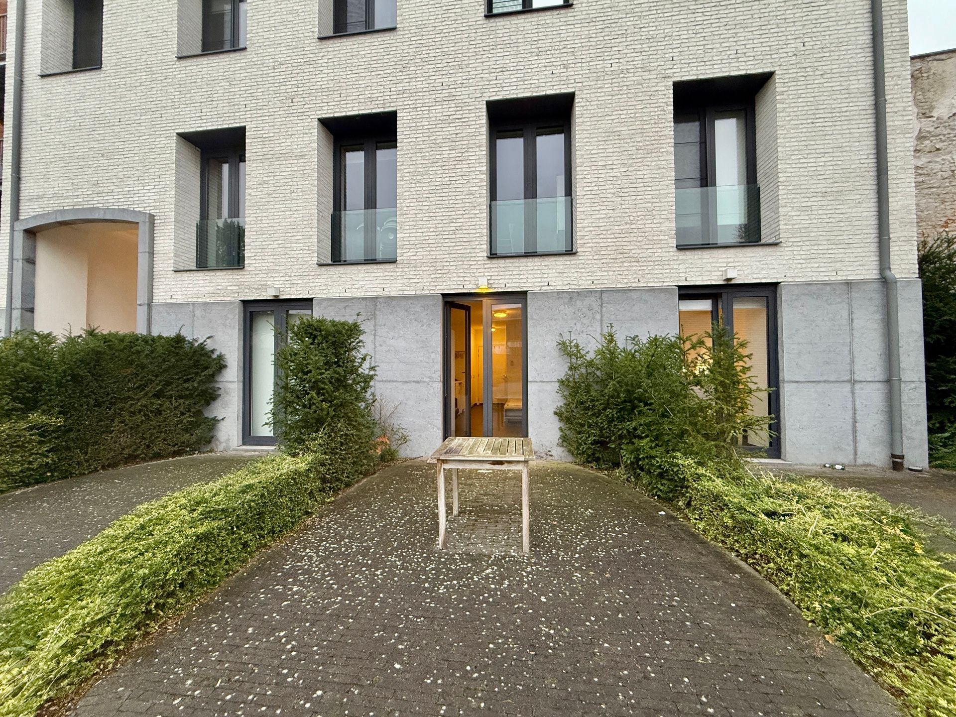 Vernieuwde studio met parking in centrum Leuven foto 16