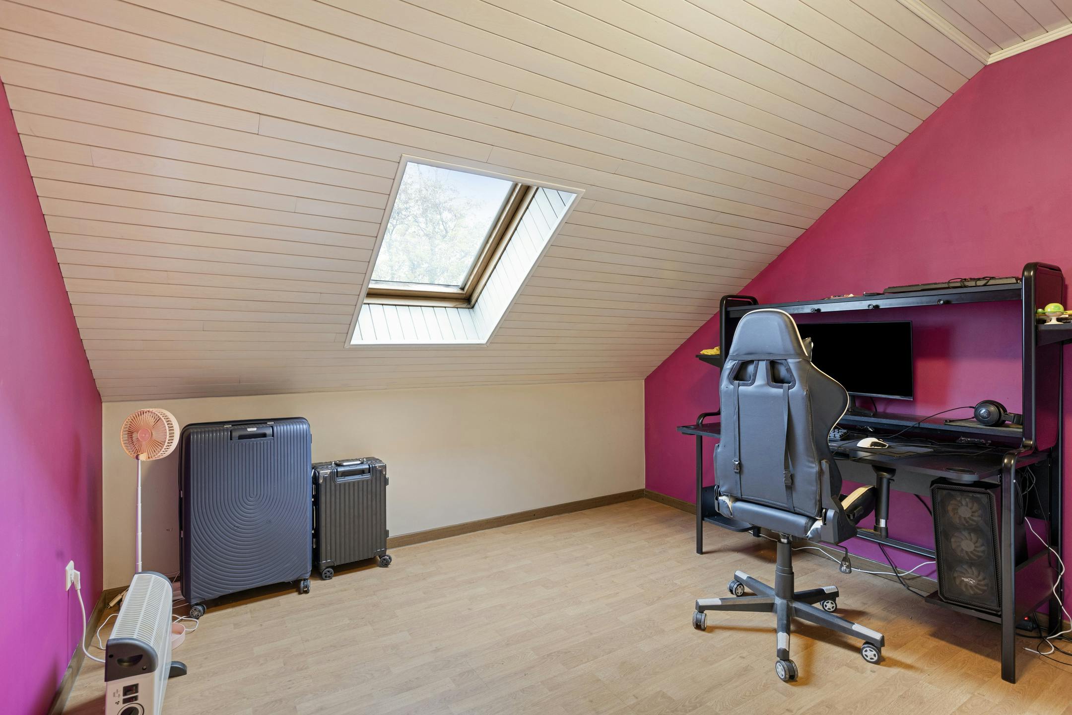 Huis te koop met 2 slaapkamers, terras en inpandige garage foto 9