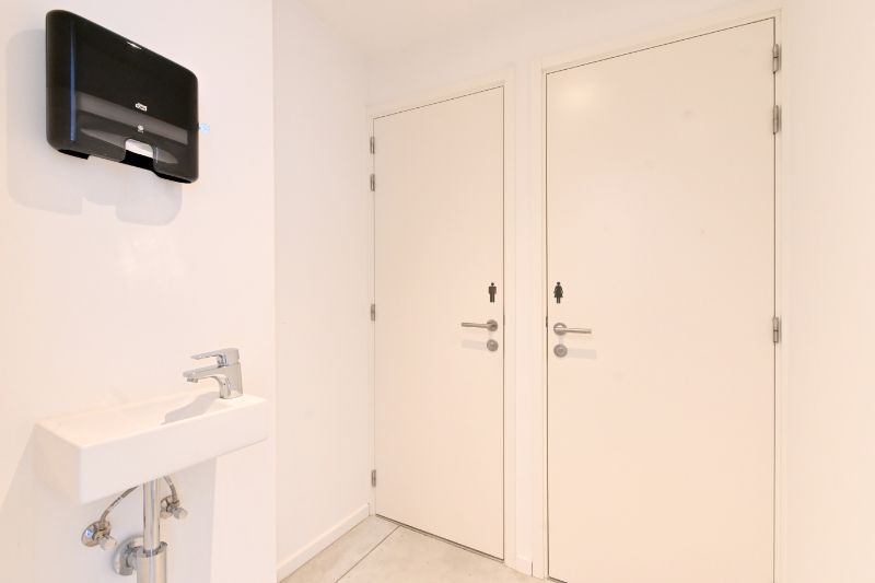 Modern ingerichte kantoorruimte foto 15