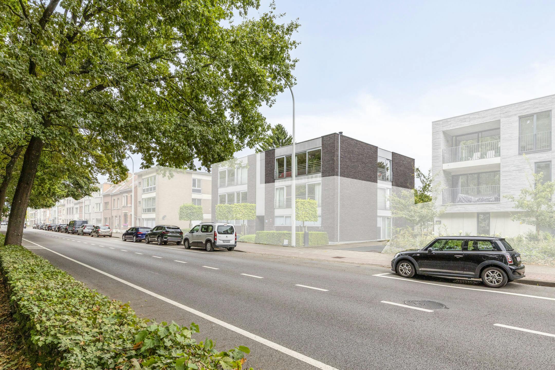 Ruim appartement met 2 slpk en garage te koop in Brasschaat foto 2