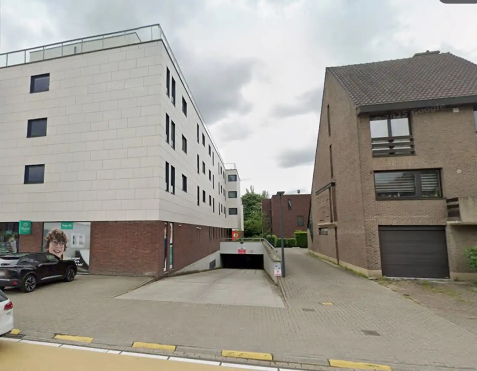 AUTOSTAANPLAATS MET LAADPAAL foto 5