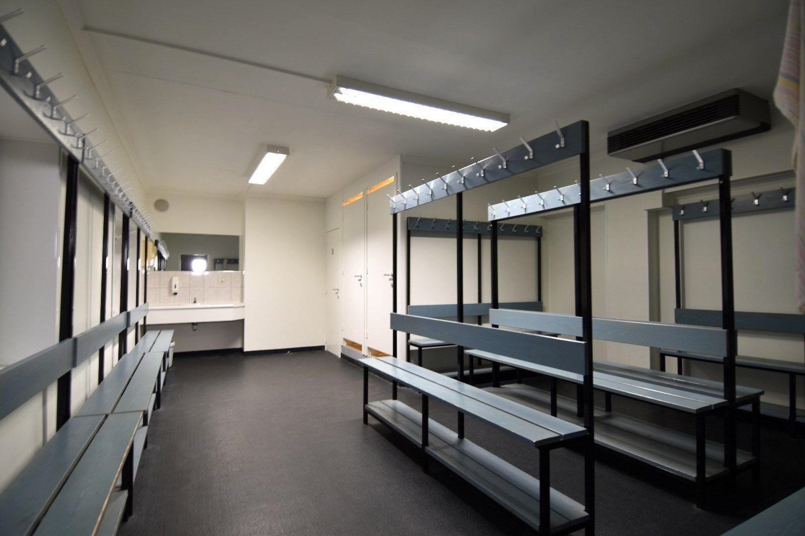 Multi-functionele eigendom met apart woongedeelte te koop in Gullegem foto 11