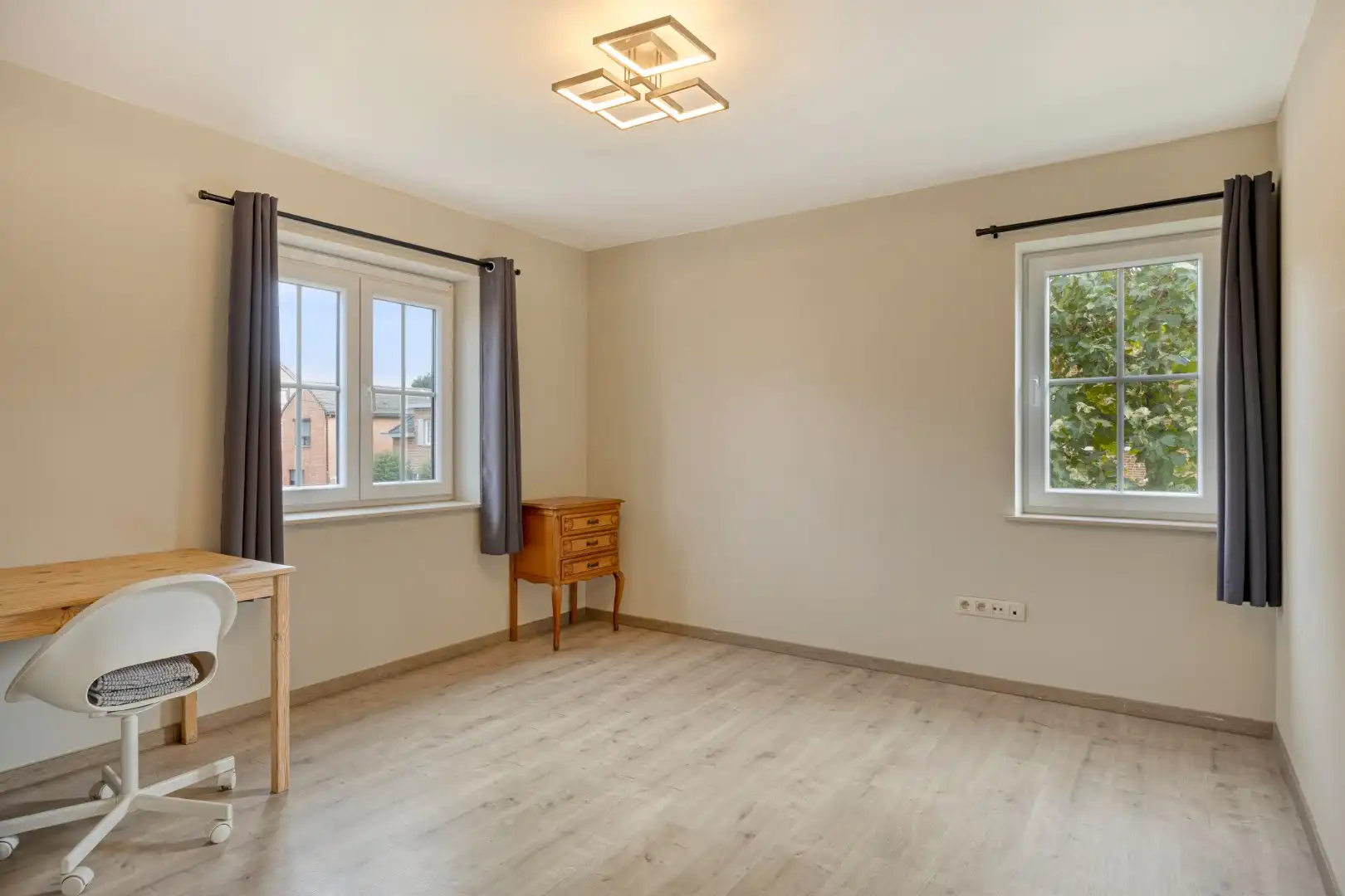 Recente instapklare woning met 3/4 slaapkamers, rustig gelegen te Ham ! foto 15