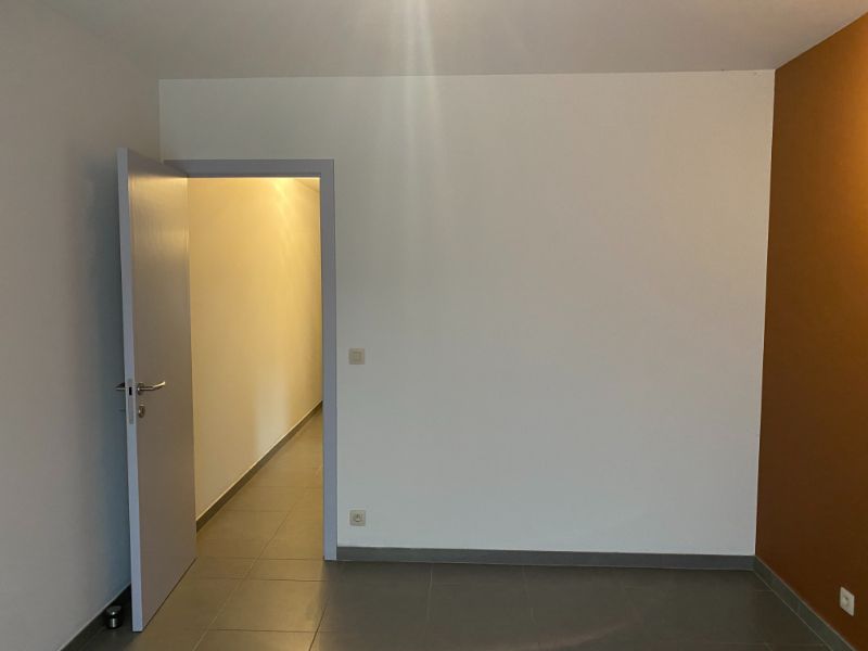 Gelijkvloers appartement met voor- en achtertuin en garage foto 15
