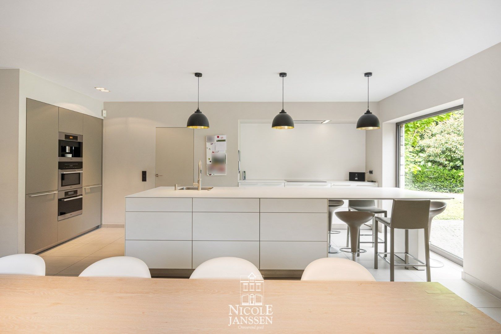 Exclusieve, authentieke villa met binnenzwembad op een rustige locatie foto 8