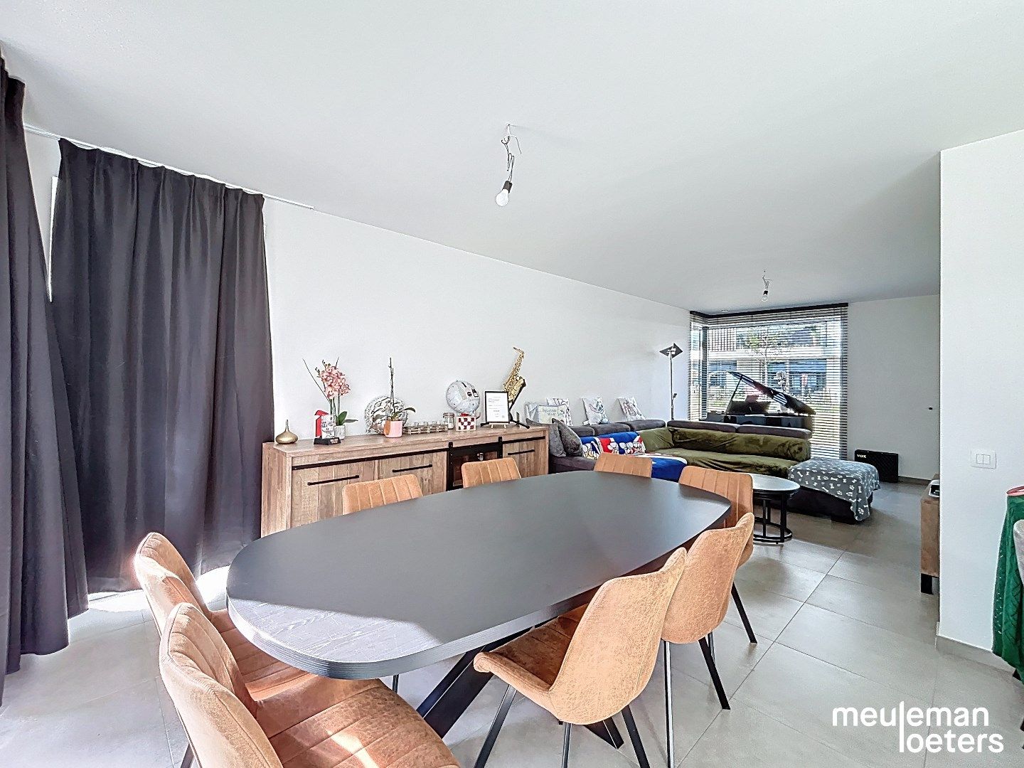 Recente woning op rustige locatie en carport foto 5