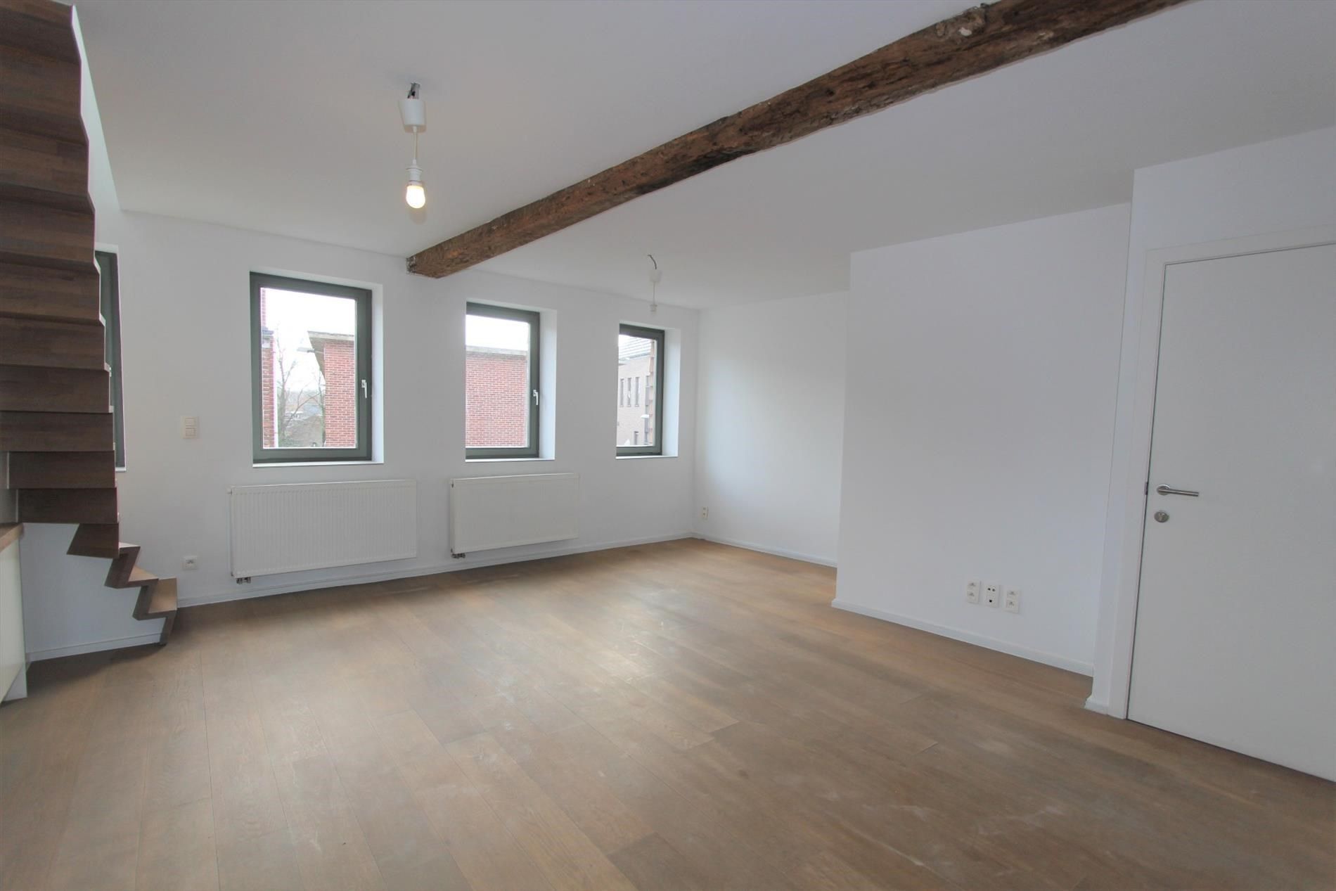 DESIGN APPARTEMENT MET GEZELLIG TERRAS EN PRIVATE PARKING foto 3