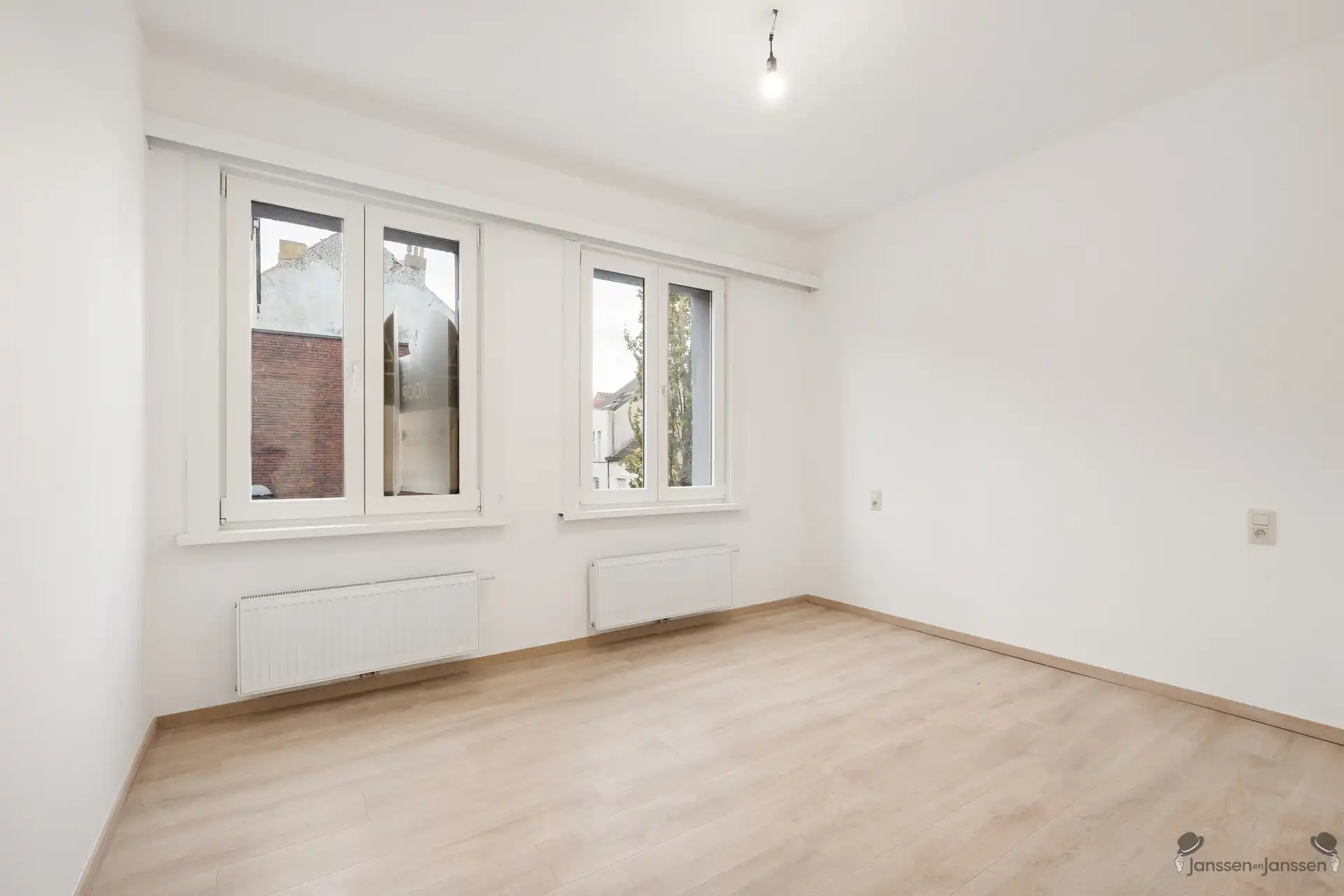 gerenoveerde woning met tuin foto 12