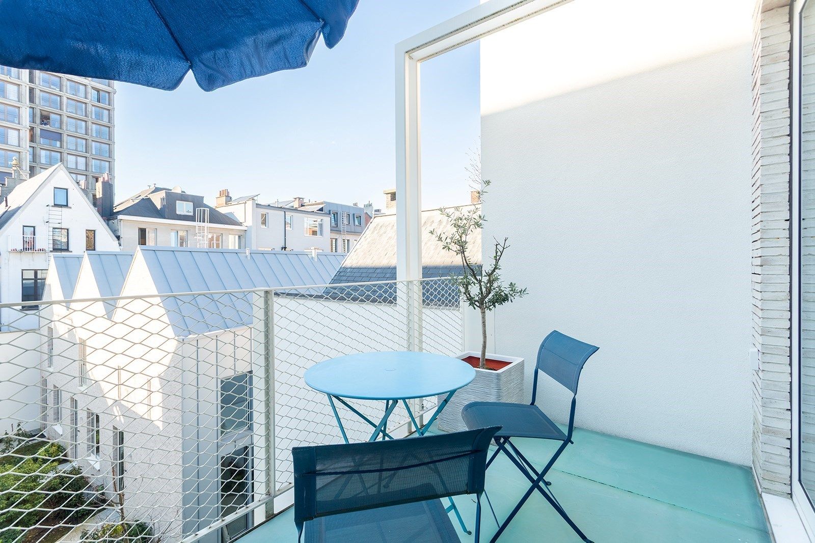 Gemeubeld luxe nieuwbouwappartement gelegen in het hartje van Antwerpen.  foto 19