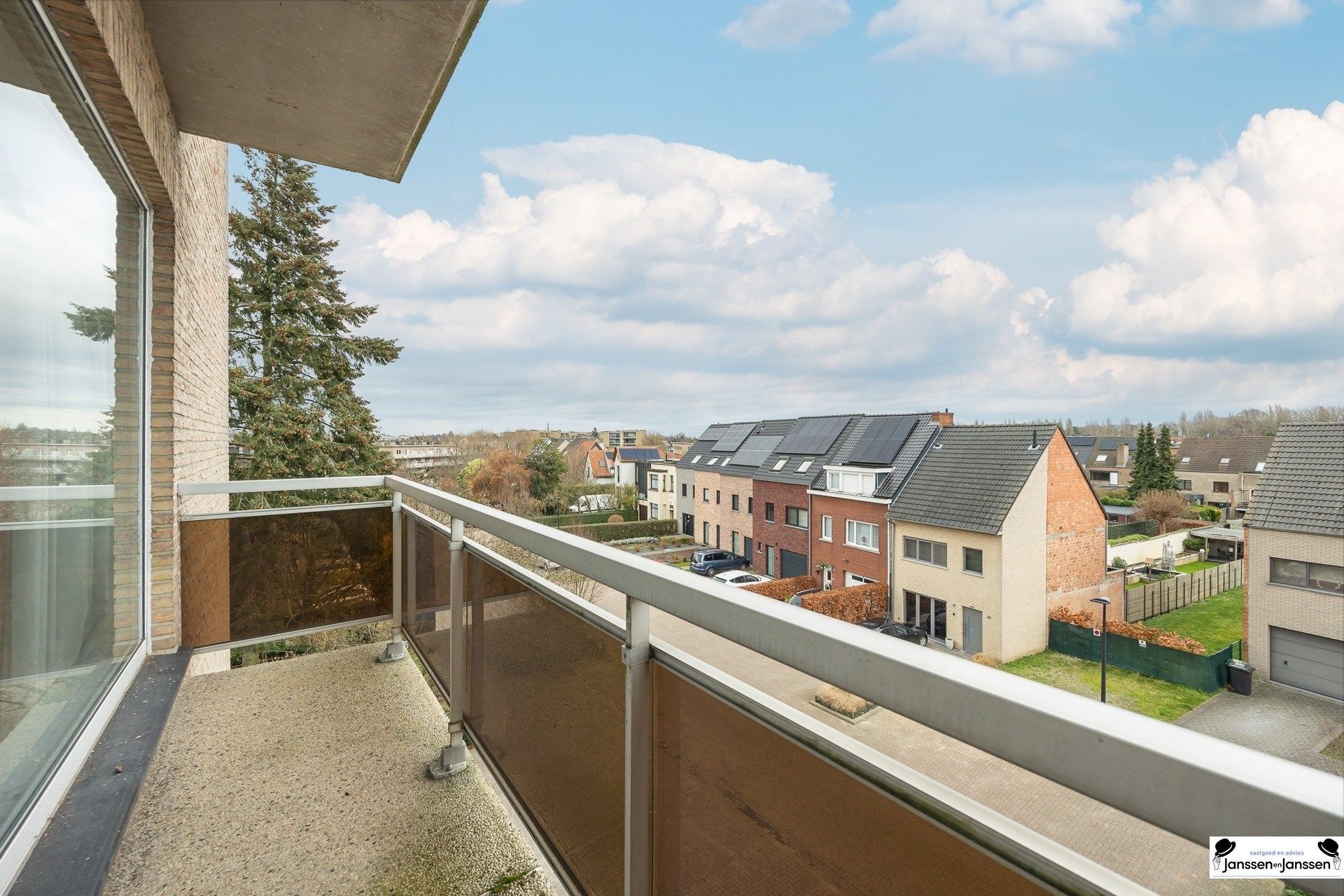 Ruim Ruim hoekappartement met veel licht, 3 slaapkamers foto 2