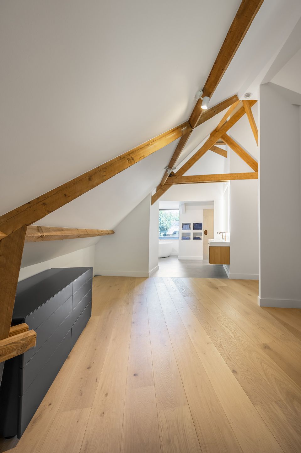 Luxe volledig gerenoveerde villa op een prachtig hoekperceel foto 36
